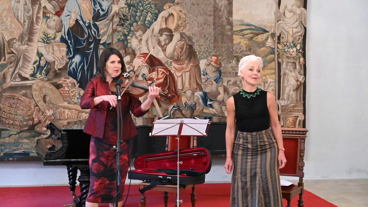 AndreaGerak's tweet image. #kiállítás #exhibition #concert #koncert
Végre újra játszunk együtt #Fililibi🎻🎶

Kutas László Kossuth-díjas szobrászművész (1936-2023.) emlékkiállításán találkozhattok velünk:

Piliscsabai Művészeti Galéria (Templom tér 13.)
Április 16. 18:00

Fogadjátok szeretettel ezt a