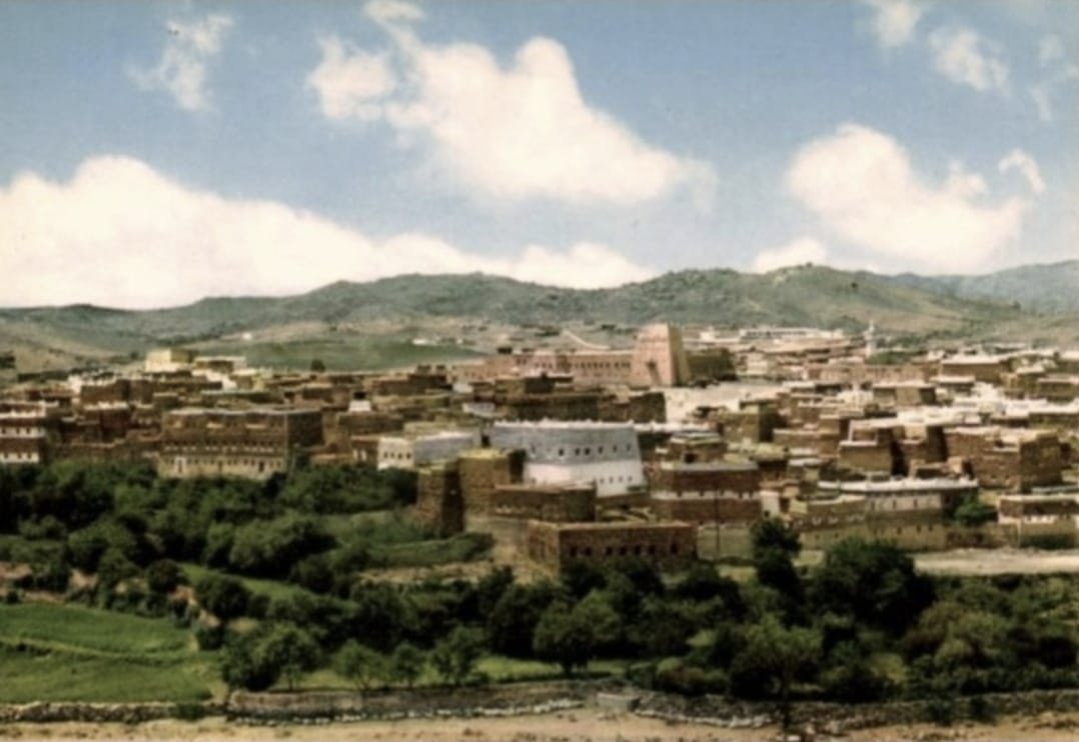 لمحات تاريخية واجتماعية . tweet media