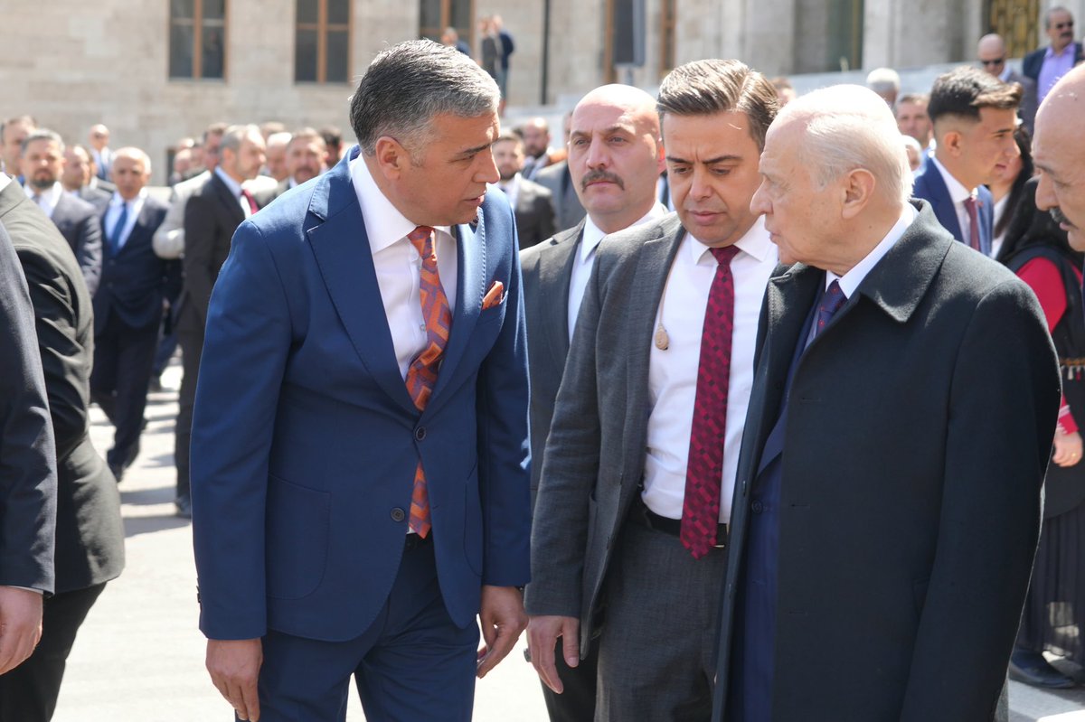 MhpAnkara06's tweet photo. 📍TBMM

Bilge Liderimiz, Genel Başkanımız Sn. Devlet Bahçeli Beyefendi’nin teşrifleriyle gerçekleştirilen MHP TBMM Grup Toplantımıza, İl Başkanımız Sn. Alparslan Doğan, İl Yönetim Kurulu Üyelerimiz, İlçe Başkanlarımız ve Belediye Meclis Üyelerimiz ile birlikte katılarak toplantıda hazır bulundular.

Bilge Liderimiz, Genel Başkanımız Sn. Devlet Bahçeli Beyefendi’nin emrinde durmadan, yorulmadan çalışmaya devam edeceğiz.