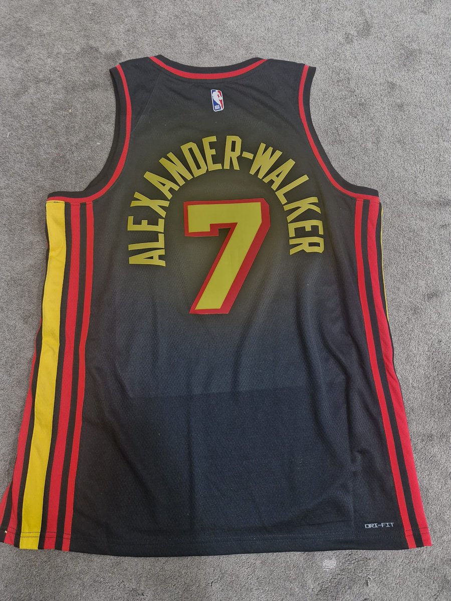 Throwback Hoops tweet media