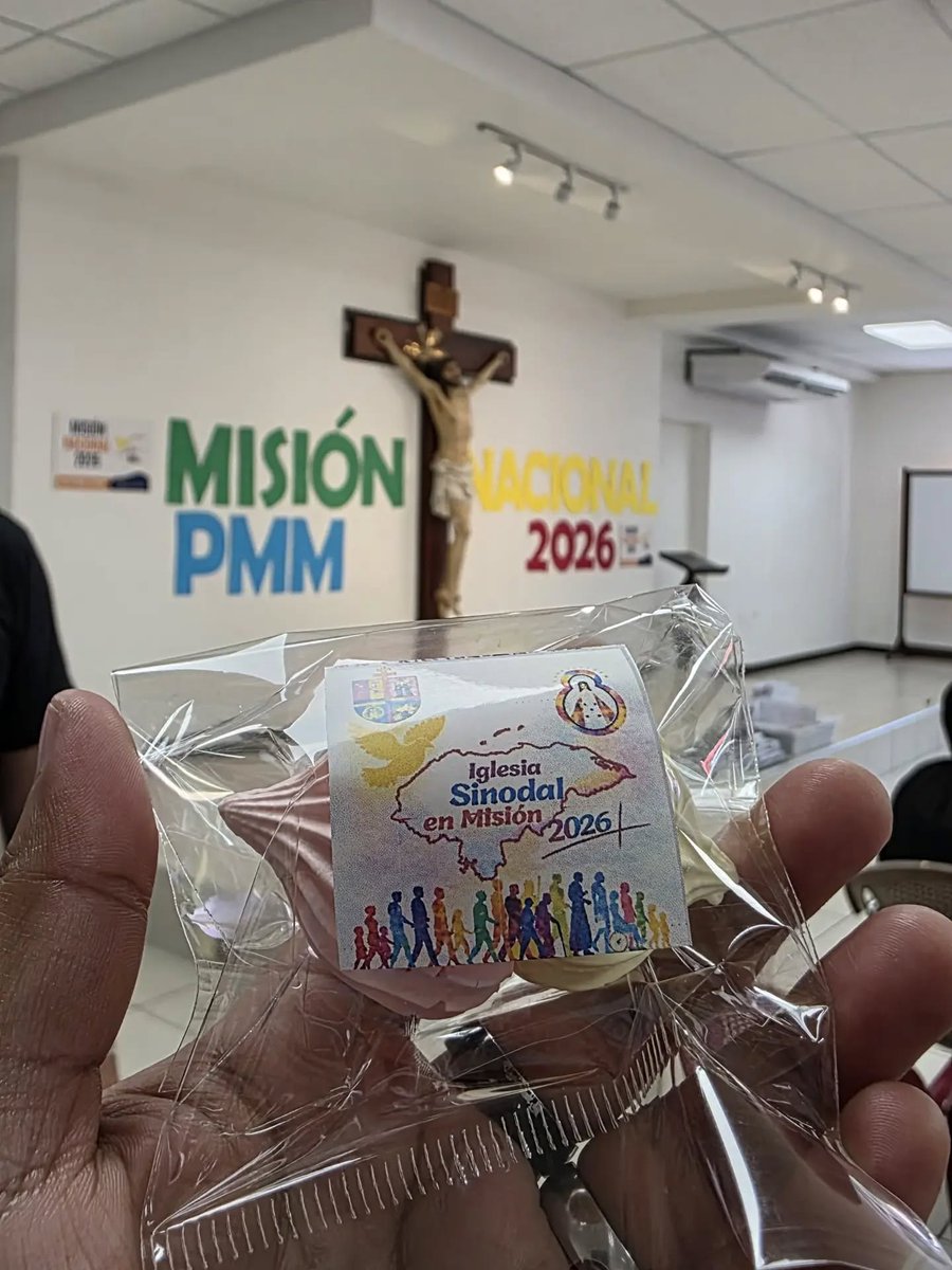 misionerospaul's tweet photo. La Parroquia Medalla Milagrosa de Tegucigalpa celebró el pasado domingo, 12 de abril, el envío de los misioneros que participarán en la Misión Nacional 2026.

Los misioneros parten con la misión de ser instrumentos de su amor, llevando esperanza, fe y consuelo a quienes más lo necesitan. 🫶

#MisiónNacional2026 #IglesiaEnSalida #MisionerosPaúles