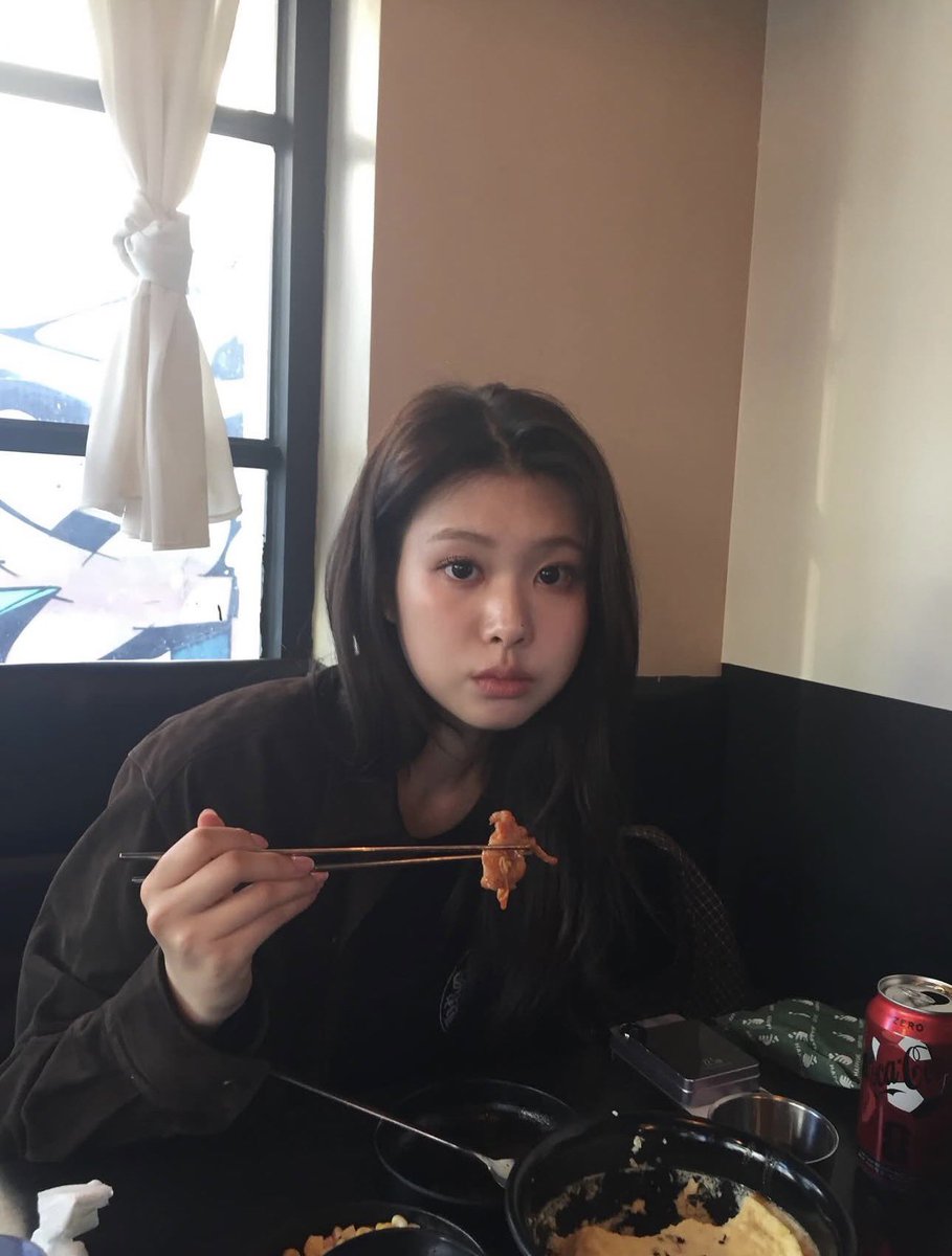 swan hours tweet media