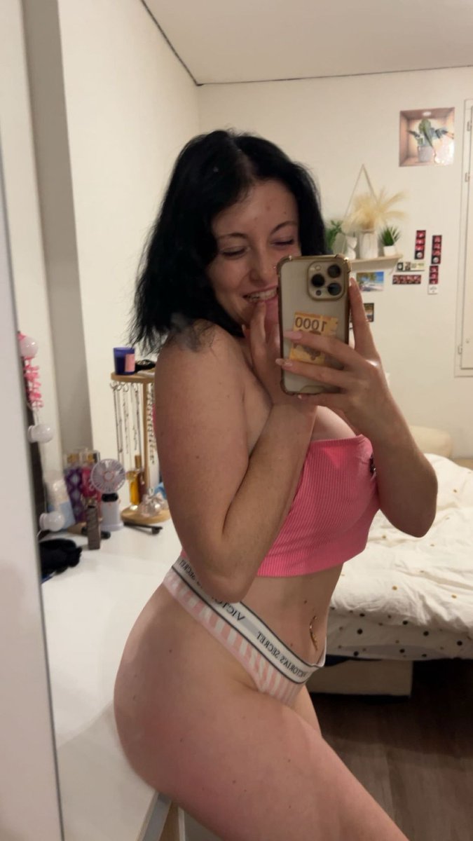 une.soumise💋 tweet media