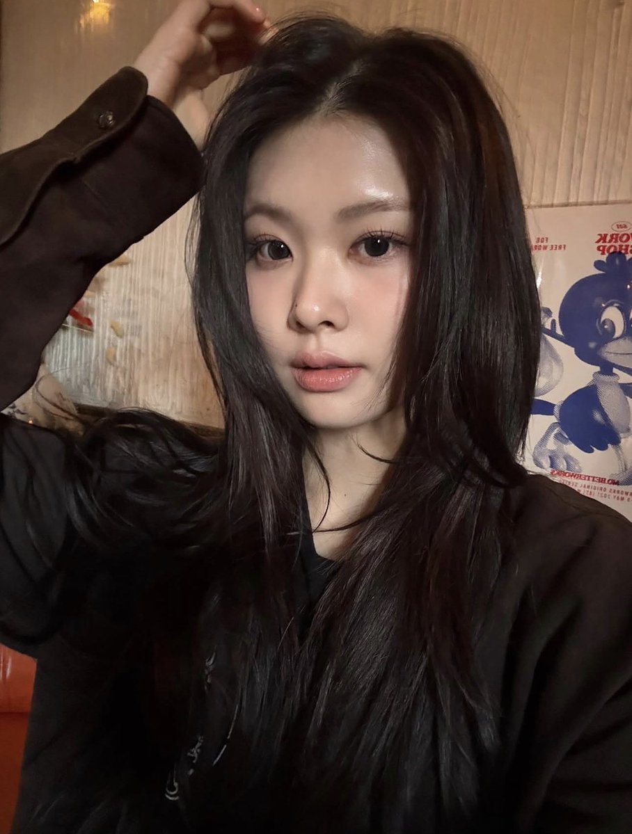 swan hours tweet media