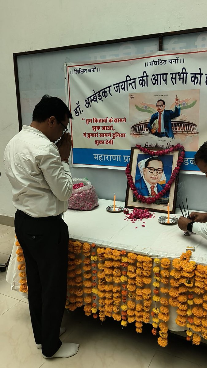 AirportUdaipur's tweet image. महाराणा प्रताप एयरपोर्ट, उदयपुर में B. R. Ambedkar जयंती के अवसर पर एयरपोर्ट निदेशक द्वारा दीप प्रज्वलन कर श्रद्धांजलि अर्पित की गई। इस अवसर पर समानता, शिक्षा के महत्व और सामाजिक समरसता का संदेश दिया गया।
#AmbedkarJayanti #Equality #Education @AAI_Official @aaiRedNR @MoCA_GoI