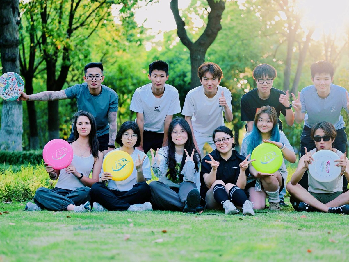 Danielle Crespo tweet media