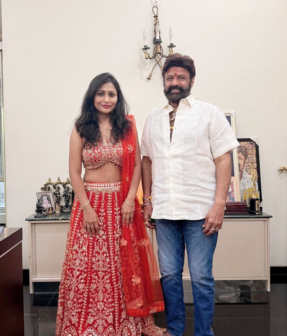 rameshpammy's tweet image. #JoSharma లీడ్ రోల్ లో మోహన్ వడ్లపట్ల తెరకెక్కించిన #M4M సినిమాలోని 'హూ ఈజ్ ద కిల్ల‌ర్' పాట‌ను ప్ర‌శంసించిన #NandamuriBalakrishna 

మే 8న ఐదు భాషల్లో ‘ఎం4ఎం’ రిలీజ్