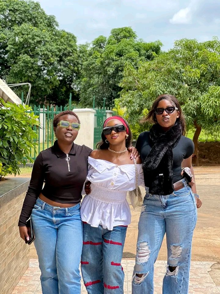 Tink Oana 💫 tweet media