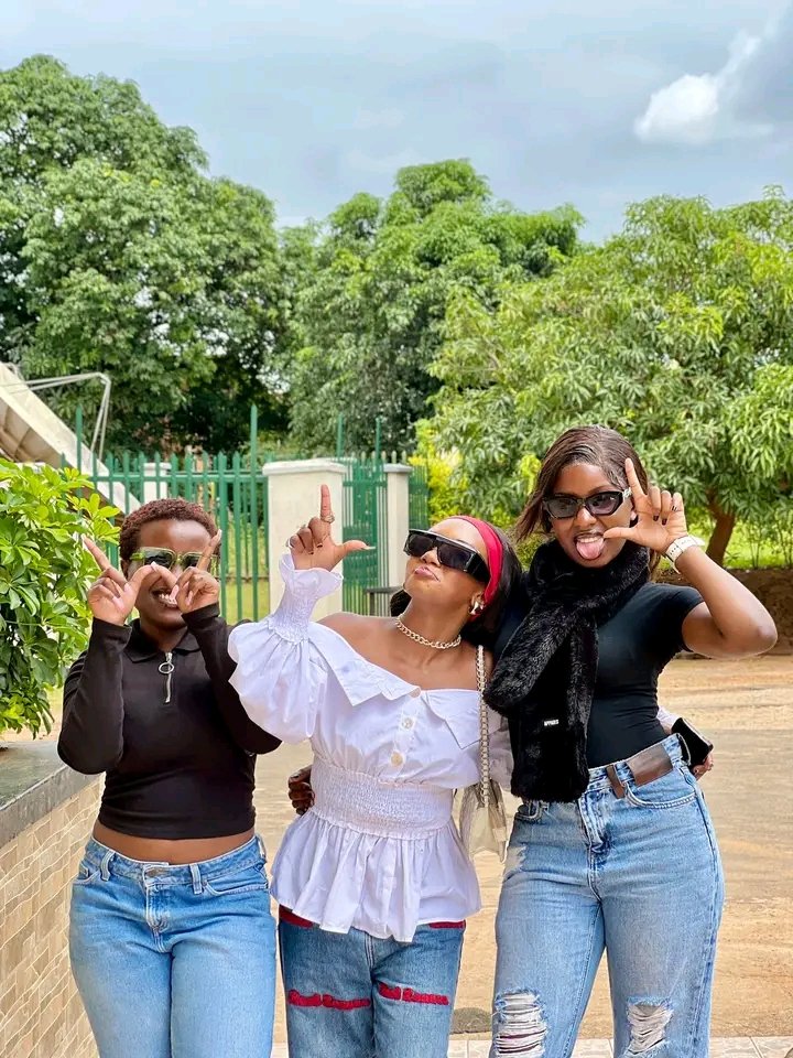 Tink Oana 💫 tweet media