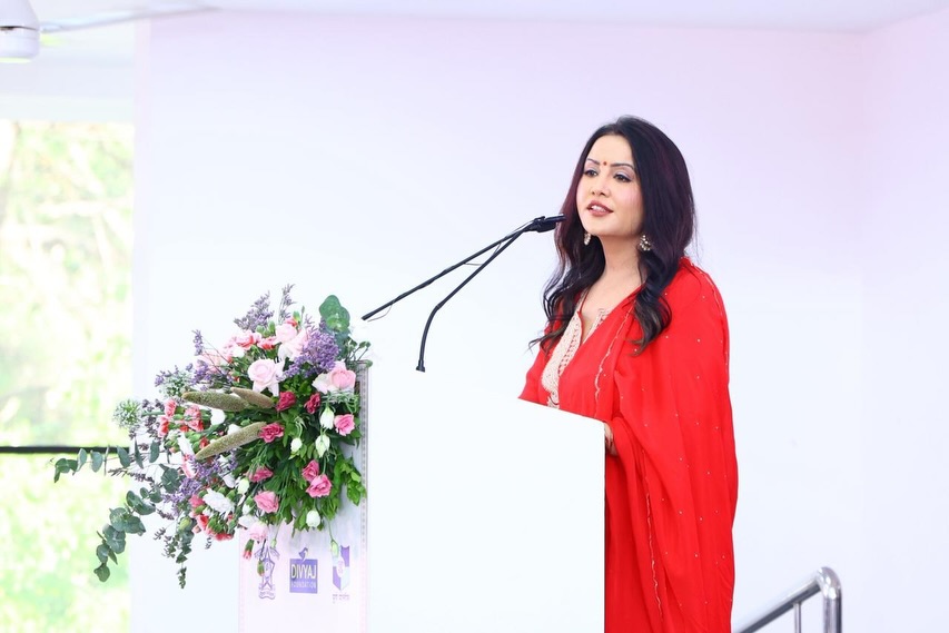 AmrutaF_fans's tweet photo. Proud moment as Smt.@fadnavis_amruta graced the inauguration of Project ASMITA in Pune - an inspiring initiative for the well-being of women police officers. 💙

@Divyajfound

 #ProjectASMITA #amrutafadnavis #divyajfoundation https://t.co/5BT1KluCkg