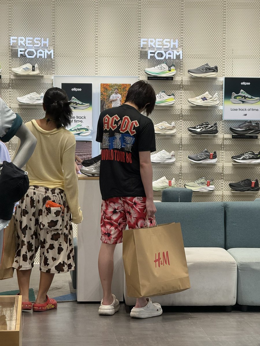 แม่จ๋ายัยแป๋วv.3 tweet media