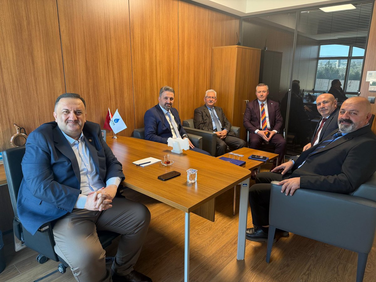 Genel merkezimizi ziyaretimiz esnasında İTEO Başkanı Sayın İsmet Dalcı ile Yönetim Kurulu Üyeleri Sedat Şanlıer ve Engin İşler ile tanışma ve bir araya gelme fırsatı bulduk.

Kıymetli sohbetleri için kendilerine teşekkür ediyor, İstanbul ziyaretimizde yeniden bir araya gelmeyi