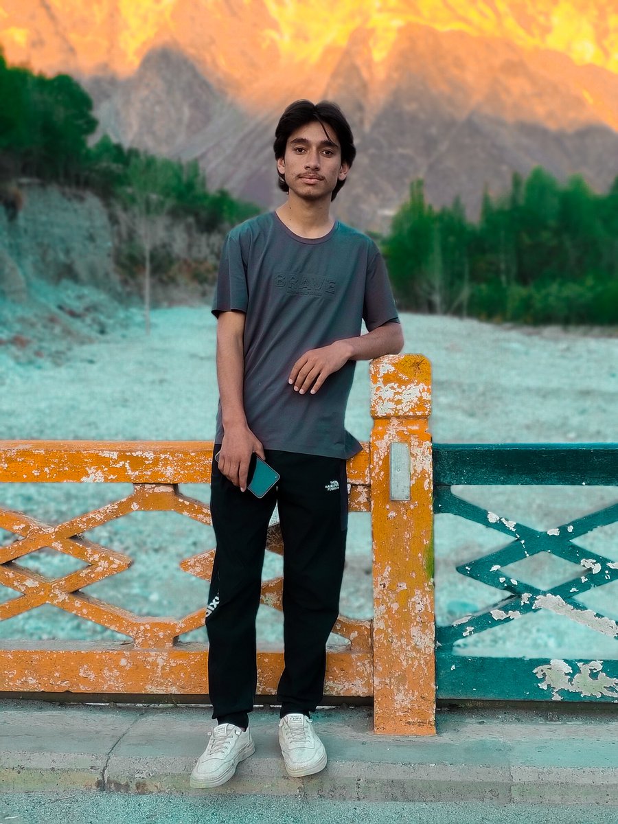 Hasnain_141's tweet photo. 😎 https://t.co/Yly2ZXgXxU