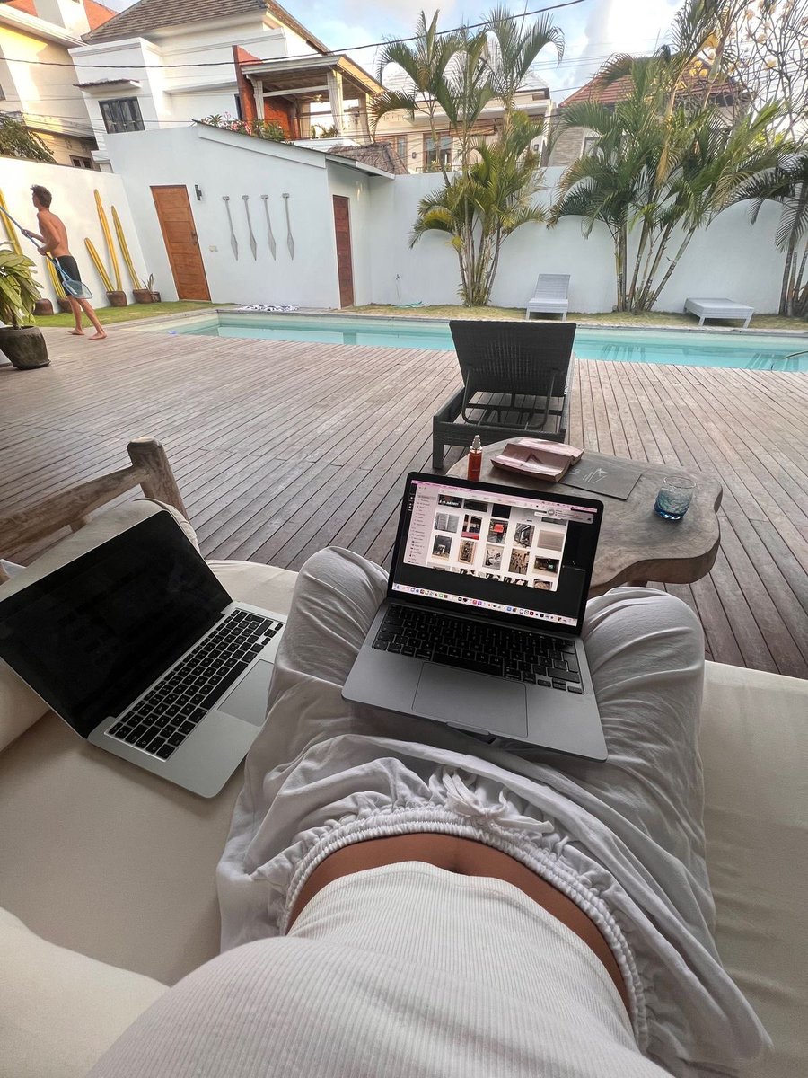 𝒞𝓁𝒶𝓈𝓈𝓎 tweet media