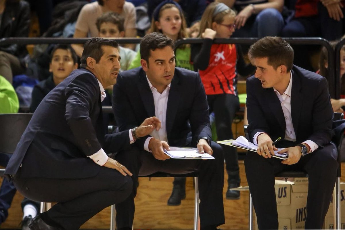 CoviranGranada's tweet photo. 🔙 El 14 de abril siempre será una fecha especial 😍
❤️ Tal día como hoy hace 8 años vencíamos en Pamplona a Basket Navarra por 74-78 y certificábamos nuestro ascenso a LEB Oro.
✏️ ¡Cuéntanos cómo lo viviste! 👇
#ContigoFundación #tDcH #OTD https://t.co/EM614I2hEn