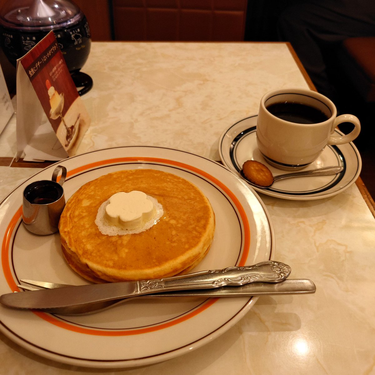 junkissa_mitos's tweet photo. 【今日の純喫茶☕02144：はまの屋パーラー日本橋本店（日本橋、2026年4月14日）】

以前は有楽町、今は日本橋の名純喫茶。
名物のサンドイッチはもちろん、スイーツも充実。
ホットケーキも美味しいです。

#JapaneseCafe
#はまの屋パーラー日本橋本店 https://t.co/pjhu4hD4Gs