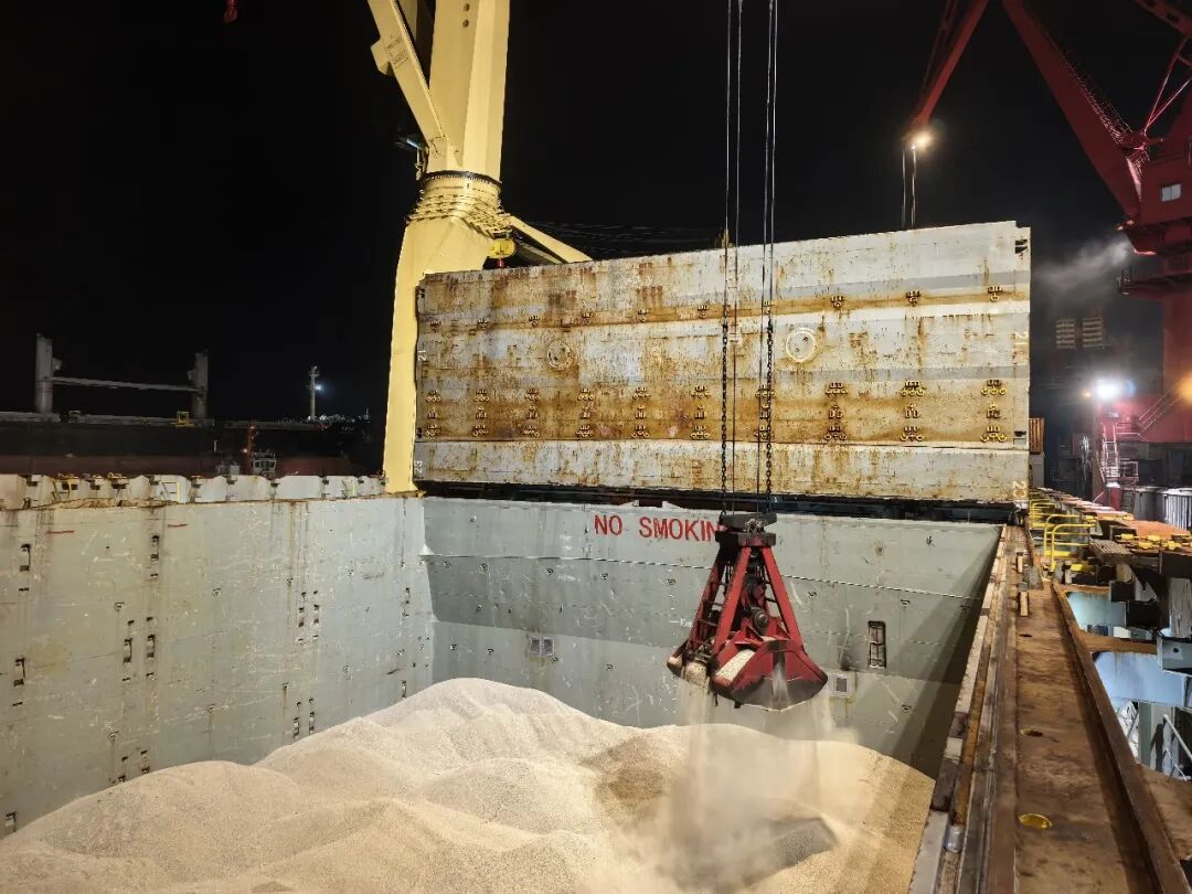 KodalMinerals's tweet image. 2026 off to a strong start with our Q1 update out today for Bougouni. Record production in March of +10kt, total exports of ~69kt, third shipment en route to Hainan &amp;amp; revenue past US$51M. Full announcement here bit.ly/429V6G0 

#KOD #Mining #EVs #Mali #EnergyTransition