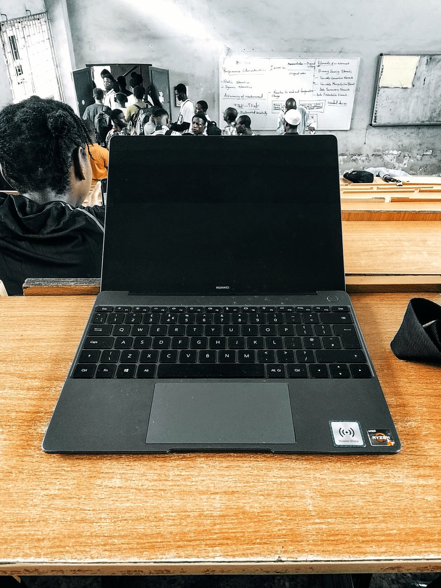 One good thing about freelance is you can work anywhere. 
One bad thing about freelance is you can work anywhere. 

GM champs✨
We're getting big gigs this week!