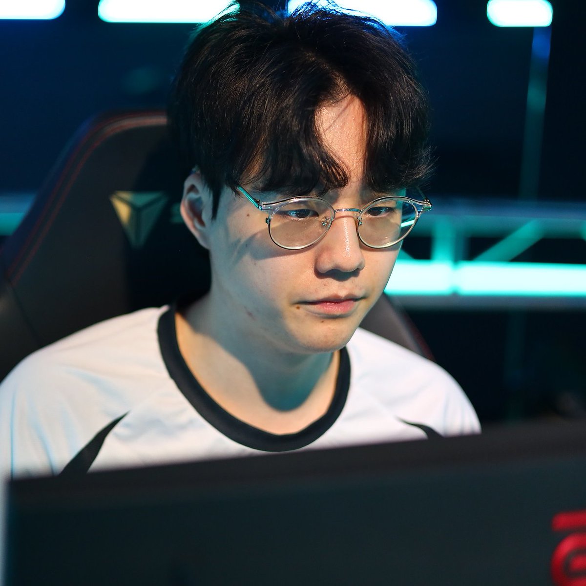 VALO2ASIA's tweet image. 🇰🇷 T1 Academy have announced that TenTen will be replacing DH for the remainder of Challengers Korea Split 1

DH sustained injuries from a "single-vehicle accident" on April 12 and the organization has prioritized his treatment and recovery for now.