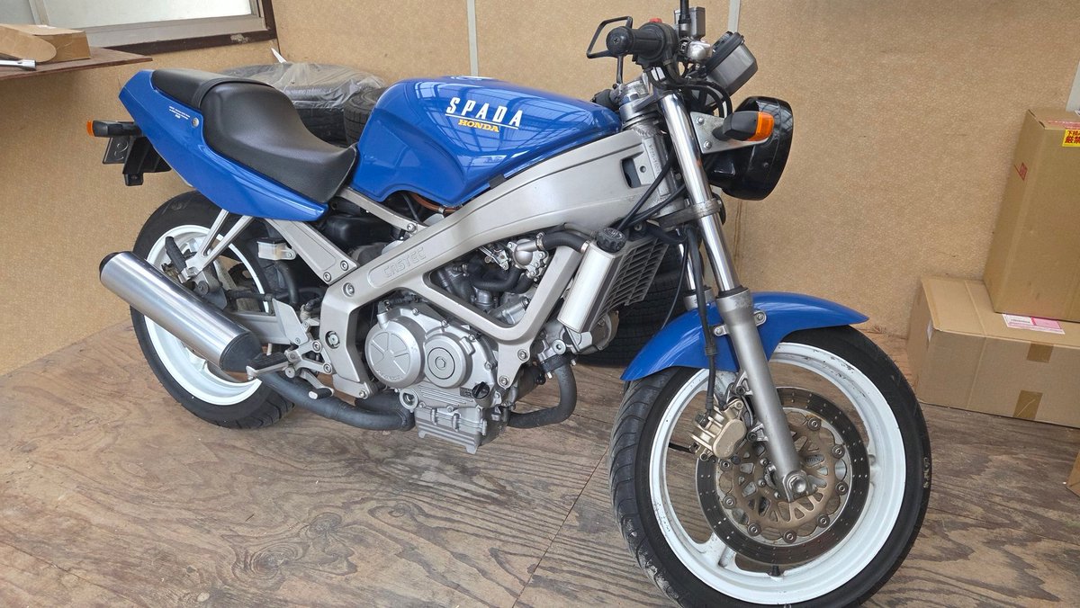 WBc70's tweet photo. 数年振りにバイク納車！！！
低中速域のトルクあって楽しい https://t.co/1IaAYLH035