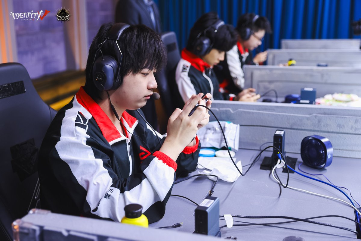【公式】IdentityⅤ 第五人格eスポーツ事務所 tweet media
