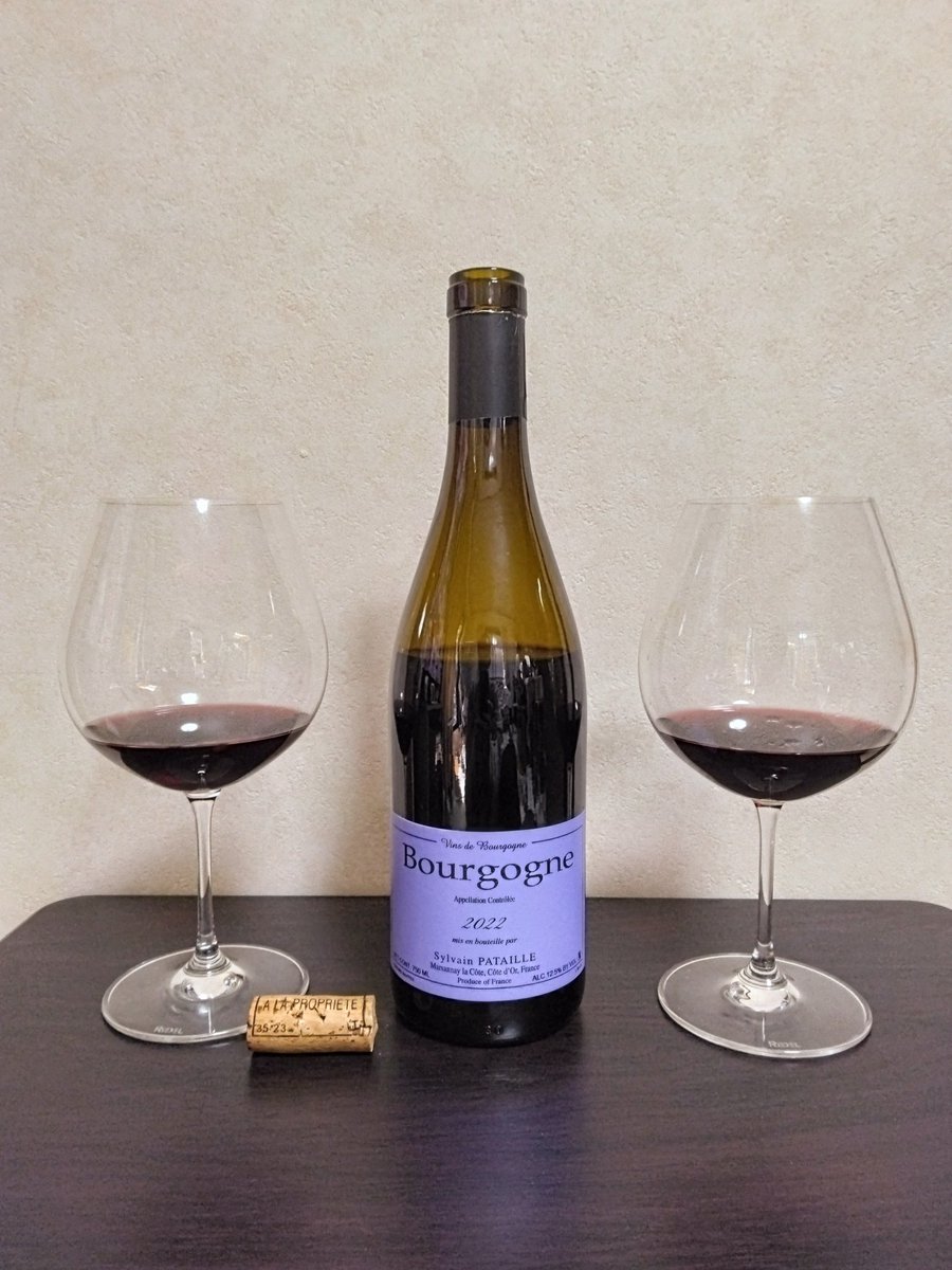 higash_wine's tweet photo. 🍷
初シルヴァン・パタイユ✨

🍷ブルゴーニュ・ルージュ 2022
☺シルヴァン・パタイユ
🍇ピノ・ノワール
🇫🇷フランス　ブルゴーニュ https://t.co/kI811zWz92