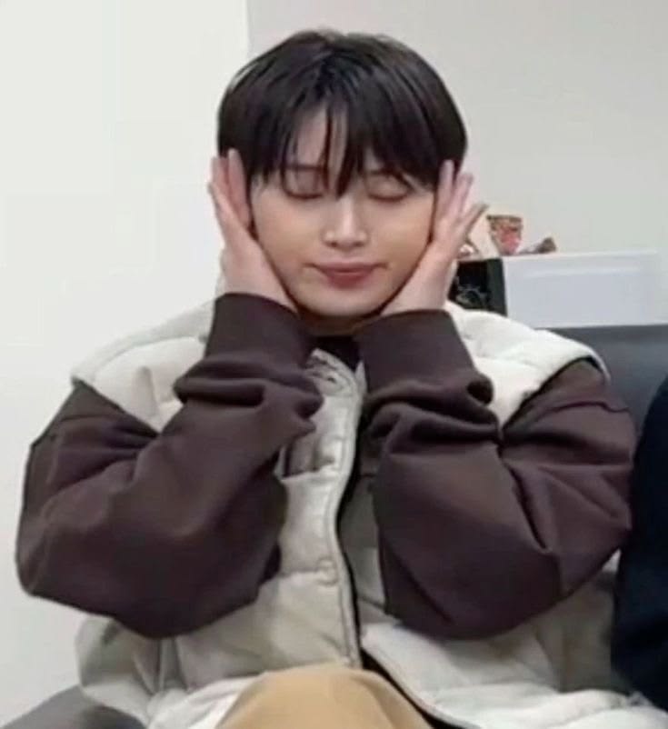 Lilicmarch77 tweet media