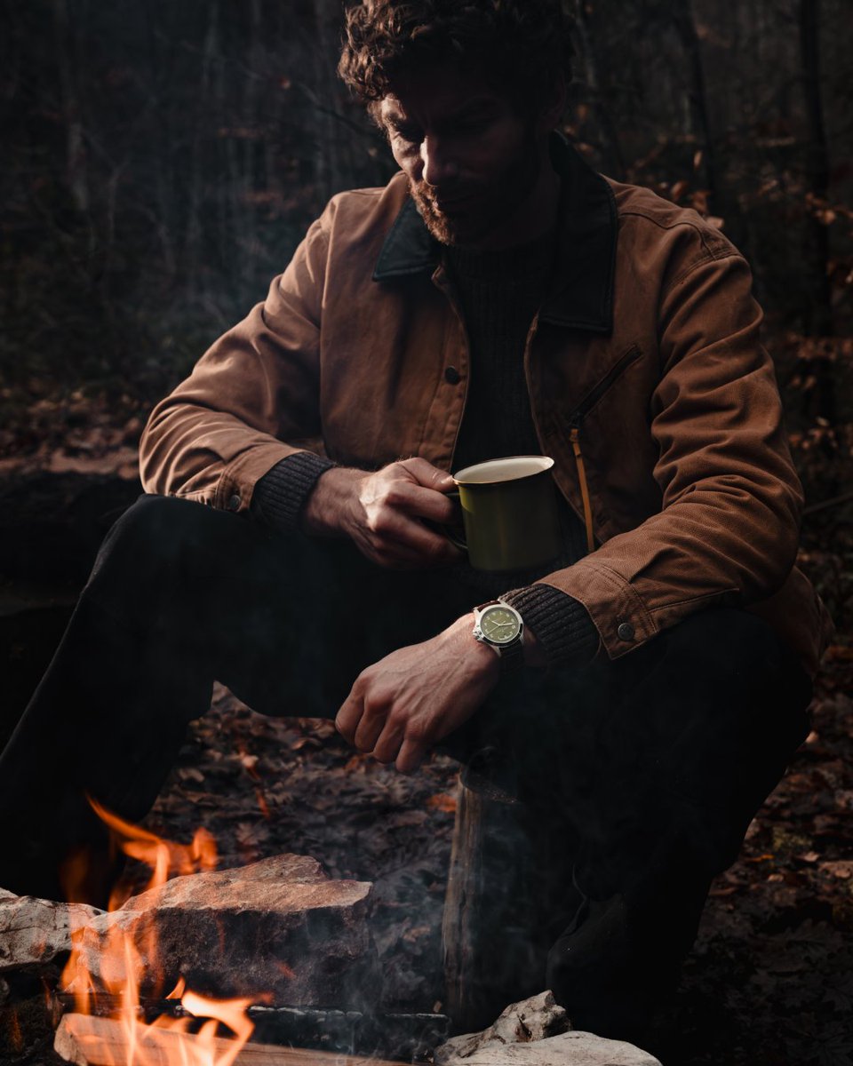 hamiltonwatch's tweet image. The new Khaki Field King brings a cleaner dial, 10‑bar resistance and an 80‑hour movement — built for everyday freedom and weekend escape: ms.spr.ly/6010Q7m3Q

#hamiltonwatch 
(Ref. H64475140 - H64475531 - H64475560)