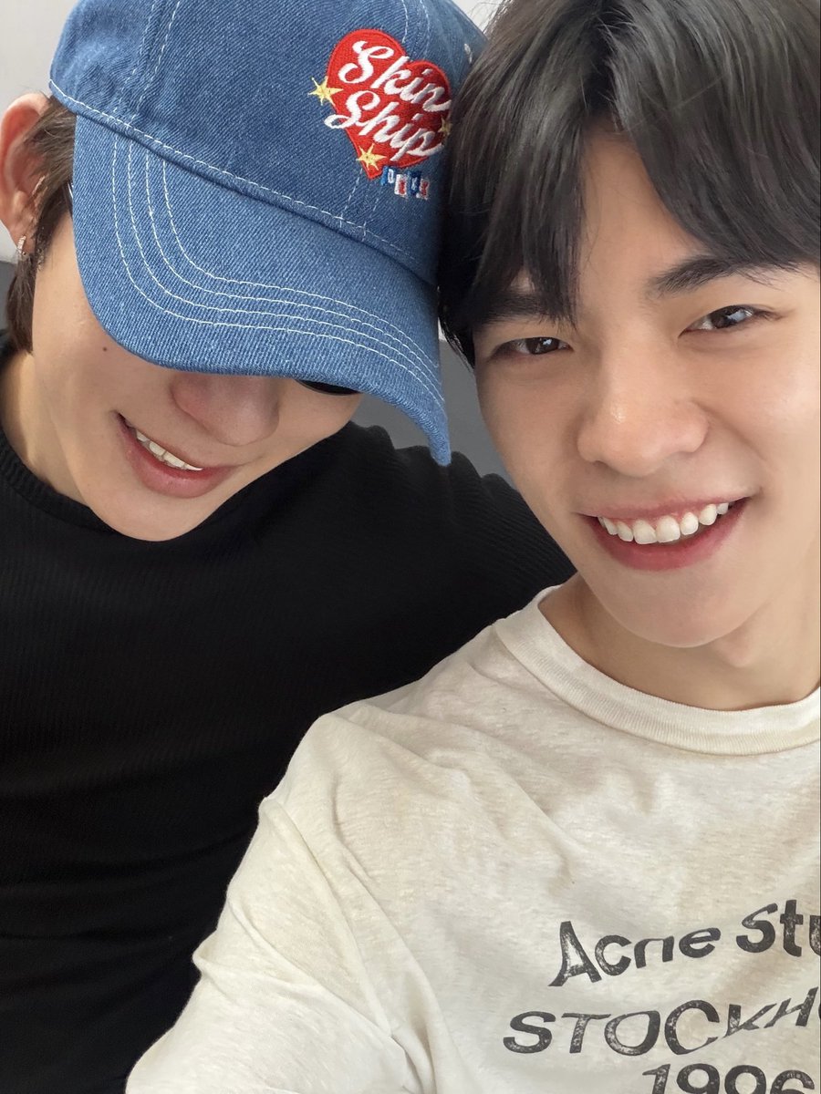 TorloveMuyim's tweet photo. 🐢👽                                       🐶🐻‍❄️ 
#TutorYim           🤝            #TeeTeePor https://t.co/ghKXUJ9vIK