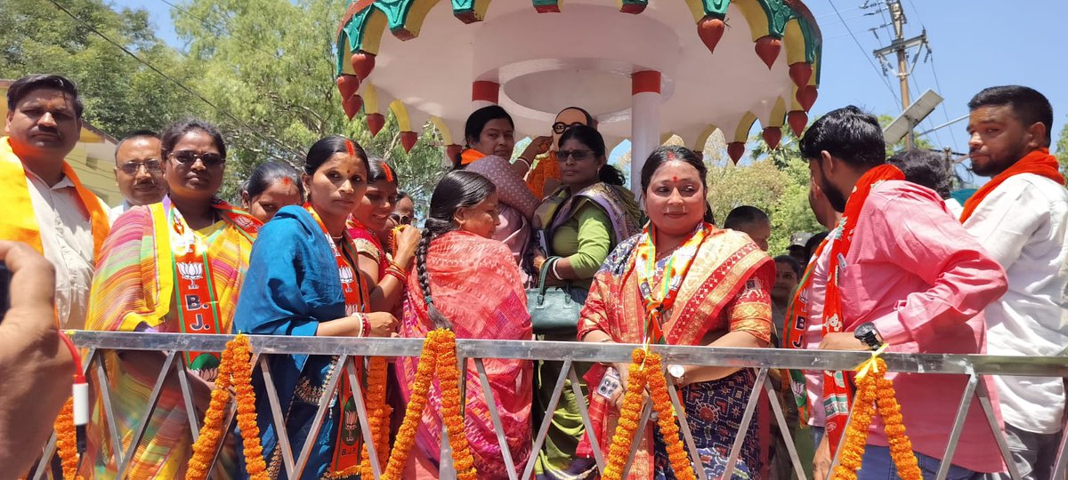 AnamikaDevi19's tweet photo. समानता, न्याय और अधिकार की जो लौ डॉ. भीमराव आंबेडकर ने जलाई, वही आज हमारे संविधान की आत्मासमानता, न्याय और अधिकार की जो लौ डॉ. भीमराव आंबेडकर ने जलाई, वही आज हमारे संविधान की आत्मा है।
#AmbedkarJayanti https://t.co/Af8f0J97fP