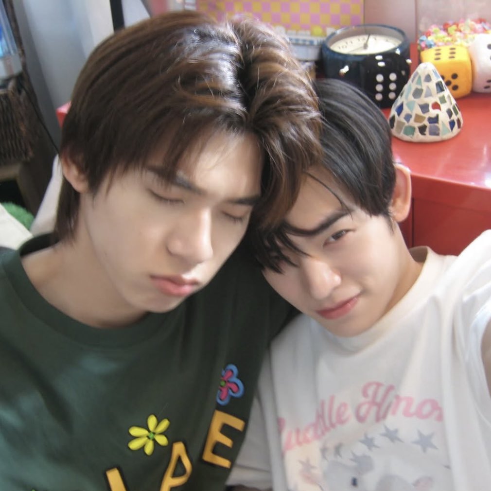 mae (follow limit) tweet media