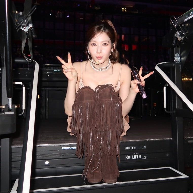 ฅ^•ﻌ•^ฅ tweet media