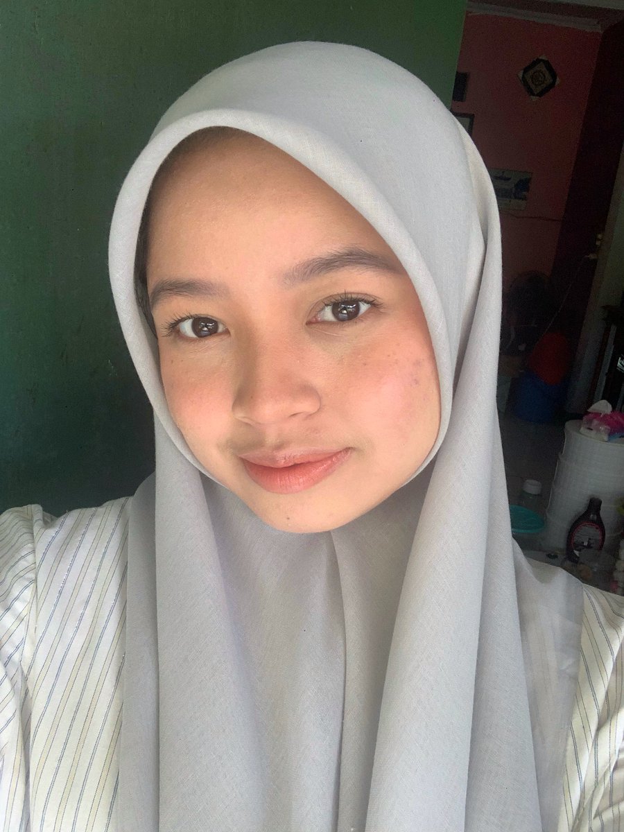 rere 𝜗ৎ tweet media