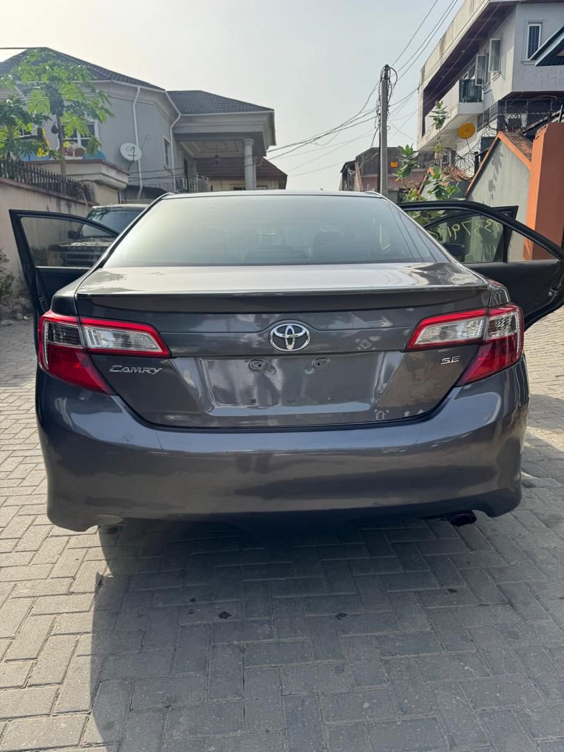 Fourwheelsautos's tweet image. Fastest Finger!!
Toyota Camry 2012 Sport

Foreign used (Tokunbo) 🇺🇸
Duty paid ✅
March 2026 entry

Clean, sporty and ready to go — no waiting, no extra costs.

Smooth drive, reliable engine and that classic Camry comfort.

💰 ₦12.2M
📍 #Lagos

Rush me now, before you hear ….