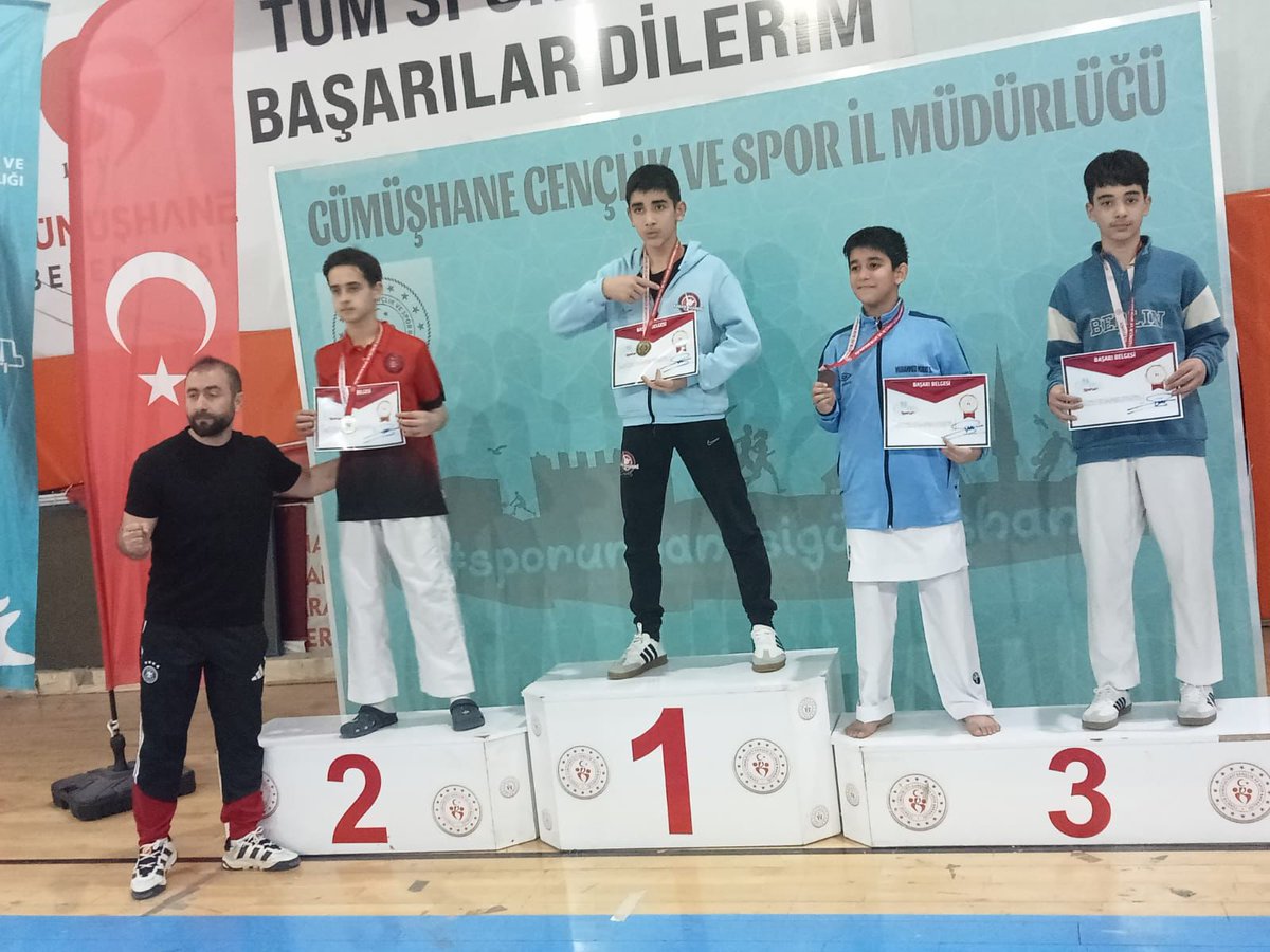 🥋🏆 Gurur Dolu Başarı!

11-12 Nisan tarihlerinde Gümüşhane ilinde, 20 ilin katılımıyla gerçekleştirilen Okul Sporları Karate Küçükler ve Yıldızlar Grup Müsabakalarında sporcularımız önemli dereceler elde etti. 👏

Kumite Kategorisinde: 🥇 Hiranur Ekin
🥉 Zeynep Homan
🥉 Devin