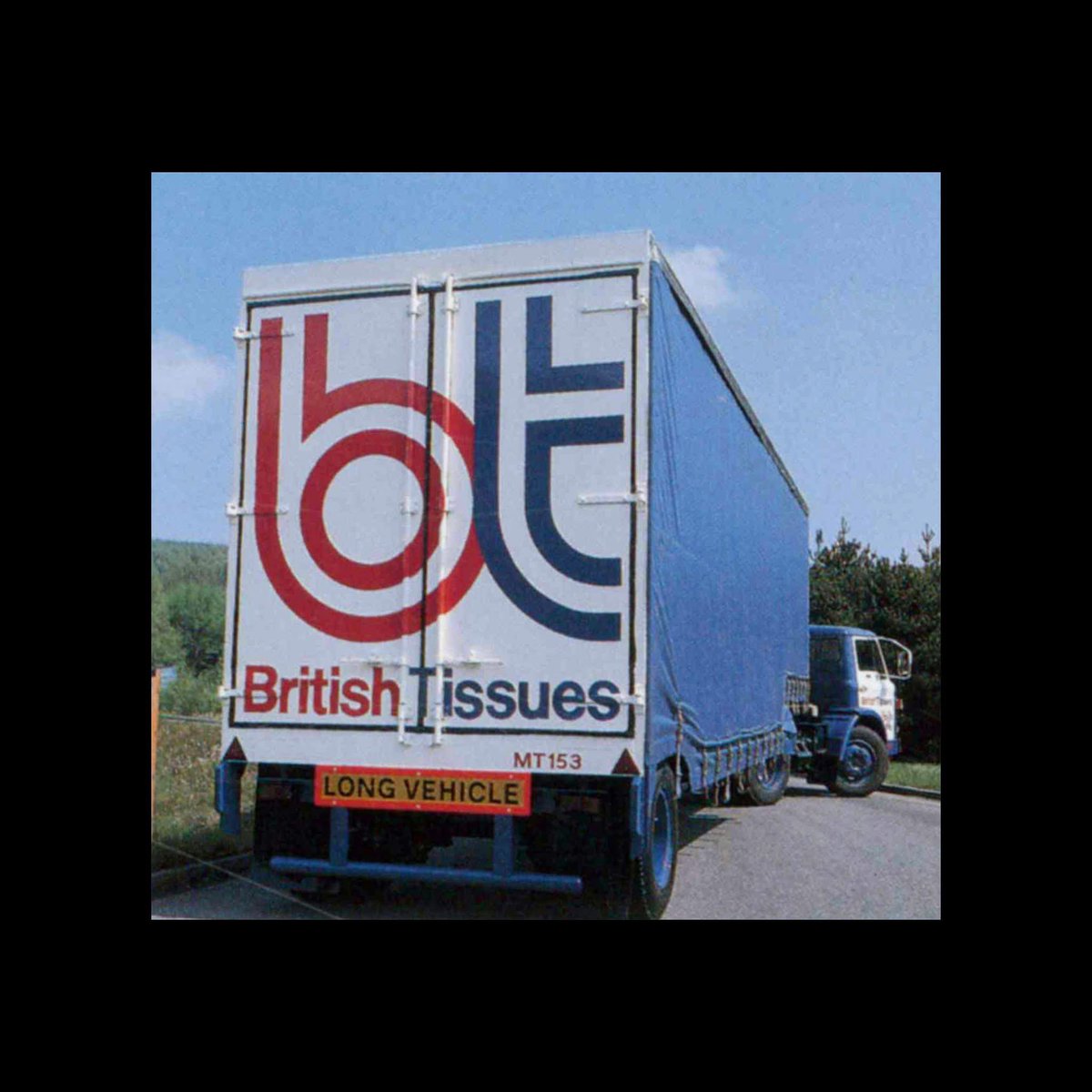 DesignReviewed's tweet image. British Tissues (paper tissues) (1977) brand identity designed by Kenneth Hollick. Scanned from Trademarks Collection Europe, Kashiwashobo, 1988 designreviewed.com/artefacts/trad… #brandidentity #graphicdesign #logodesign