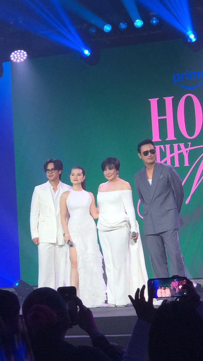 CertKap's tweet photo. Eto na sila.

Megastar Sharon Cuneta kasama sina Kapuso Primetime Princess Barbie Forteza, Khalil Ramos at John Estrada para sa #HonorThyMother.
📸 ABS-CBN PR 

#PrimeVideoPresentsPH
#WhereStoriesBegin 
- Admin R https://t.co/SUBBPvuWyO