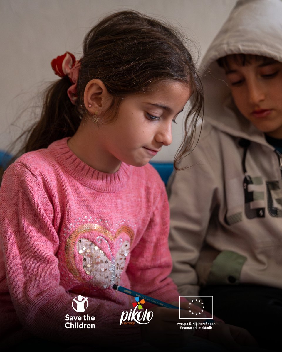 SaveChildrenTR's tweet photo. AB’nin (@eu_echo) desteği, @pikolodernegi iş birliğiyle, Adıyaman’da konteynerlardan şehir yaşamına geçiş sürecindeki aileleri nakit desteğiyle güçlendirerek temel ihtiyaçlarını karşılamalarını sağlıyoruz, bu sayede Leyla* okula güvenle devam edebiliyor. https://t.co/X2b9nOUByW