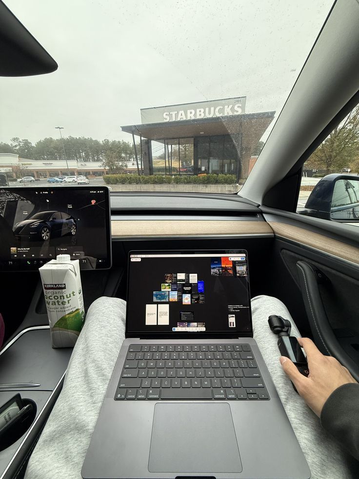 trying_to_exits's tweet image. what's stopping u from working like this...