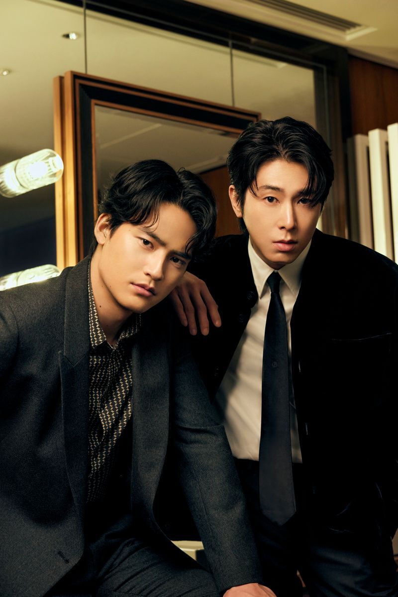 ˗ˏˋ📣ふたりの笑顔が…！🥰💓  ˎˊ˗
#水上恒司 さん&amp; #ユンホ さん（ #東方神起 ）

6月号の特別版表紙を飾るのは、#水上恒司 さん&amp; #ユンホ さん（ #東方神起 ）

5月29日（金）公開のアクション映画『TOKYO BURST-犯罪都市-』で刑事としてバディを演じた水上恒司さん&amp;ユンホさん（東方神起）😆