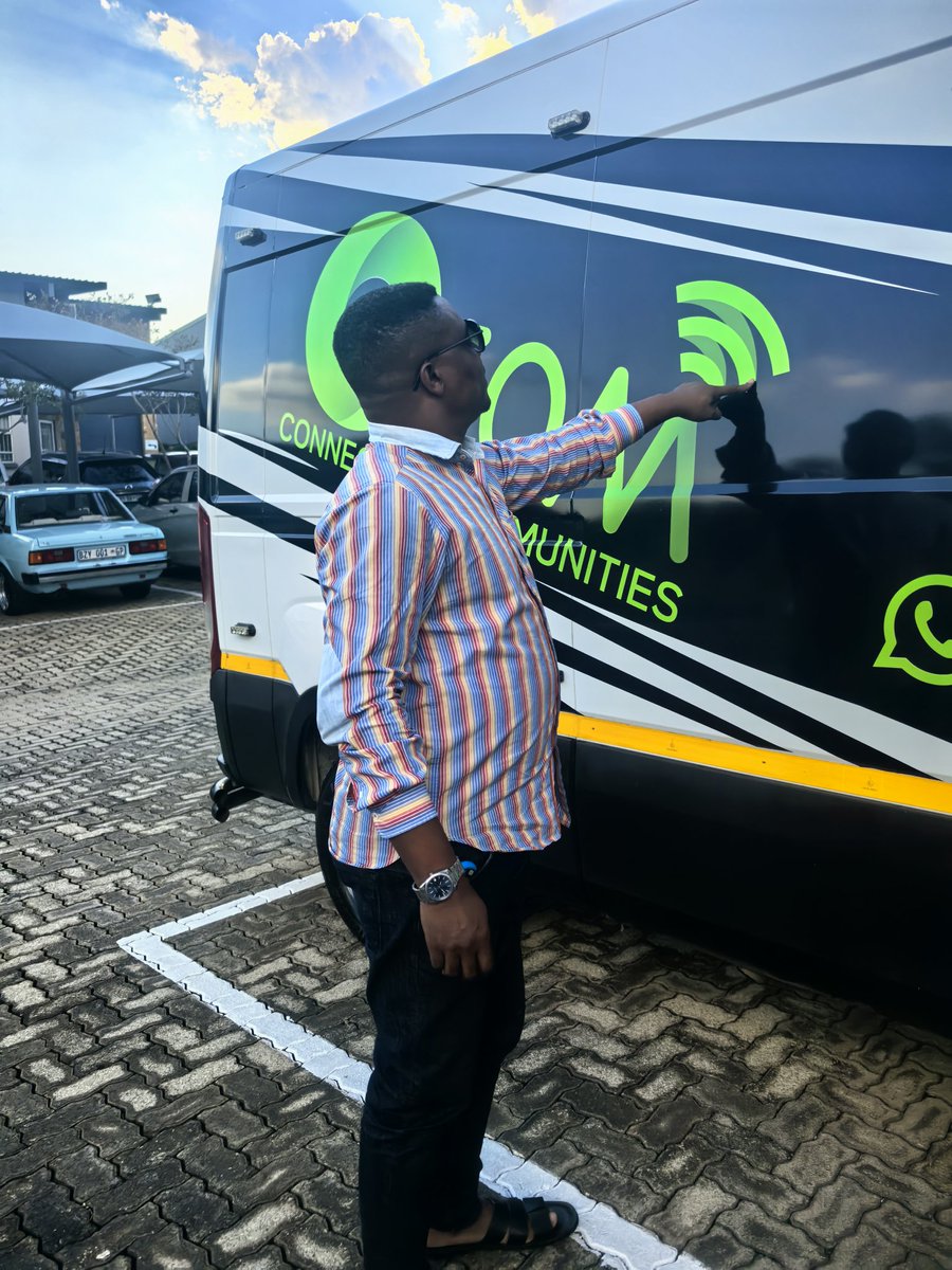 AbouPatriote's tweet image. 🚨Car Branding🚨
Koyeba Mosala Elengi👌
Chez Nous C'est la qualité👌
L'Expertise au Service de la Nation👌 #designers #Marketing  #digitalmarketingagency
 @AngelKazadi 
@HARZ97485790 
 @JeanmarcKabunda  @JPBodjoko
@DomiIbokos @PSengha @CybelleFuraha @JKanyoni @pmgalance