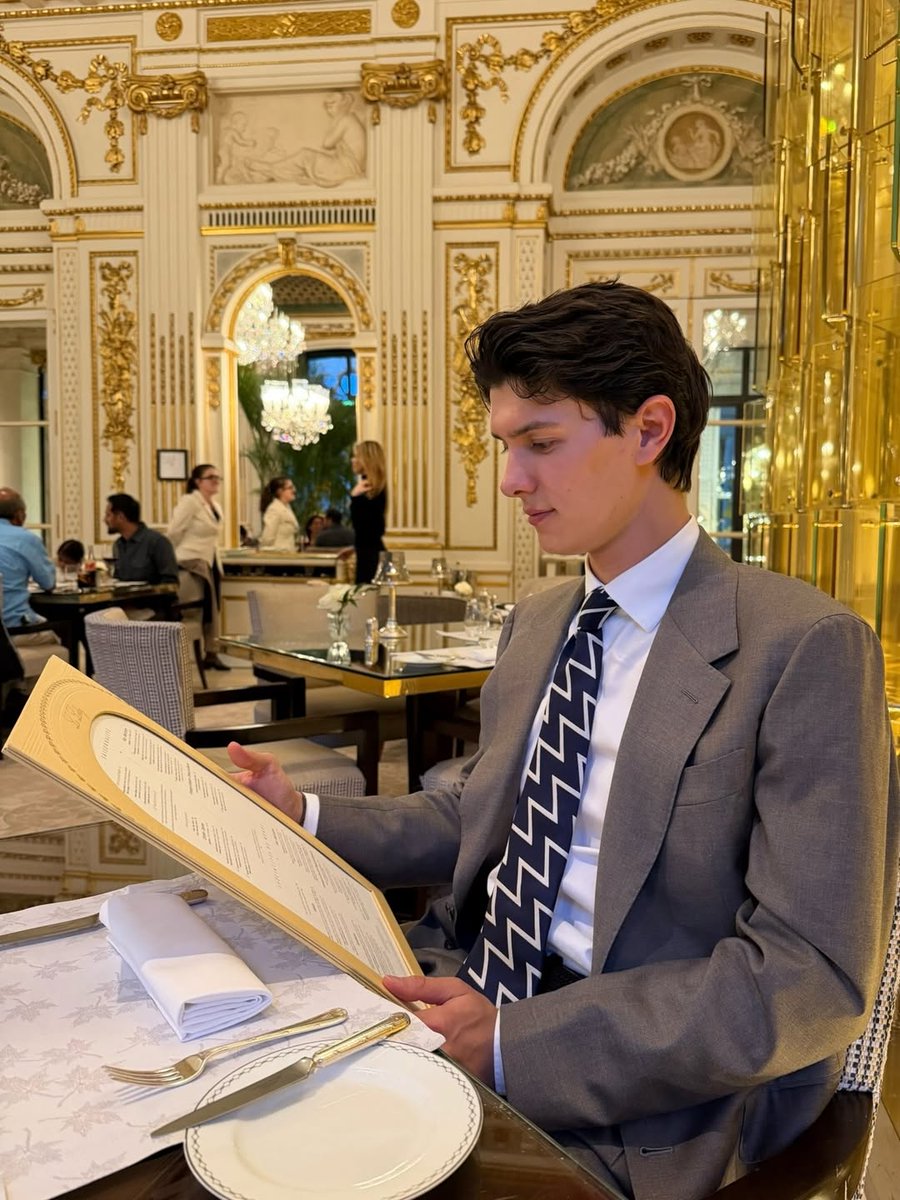 LindaBella4620's tweet image. Count Nikolai of Monpezat and Benedikte Thoustrup enjoyed a romantic Easter escape to Paris, the City of Lights🥂🍾
#Paris #Peninsula #Denmark