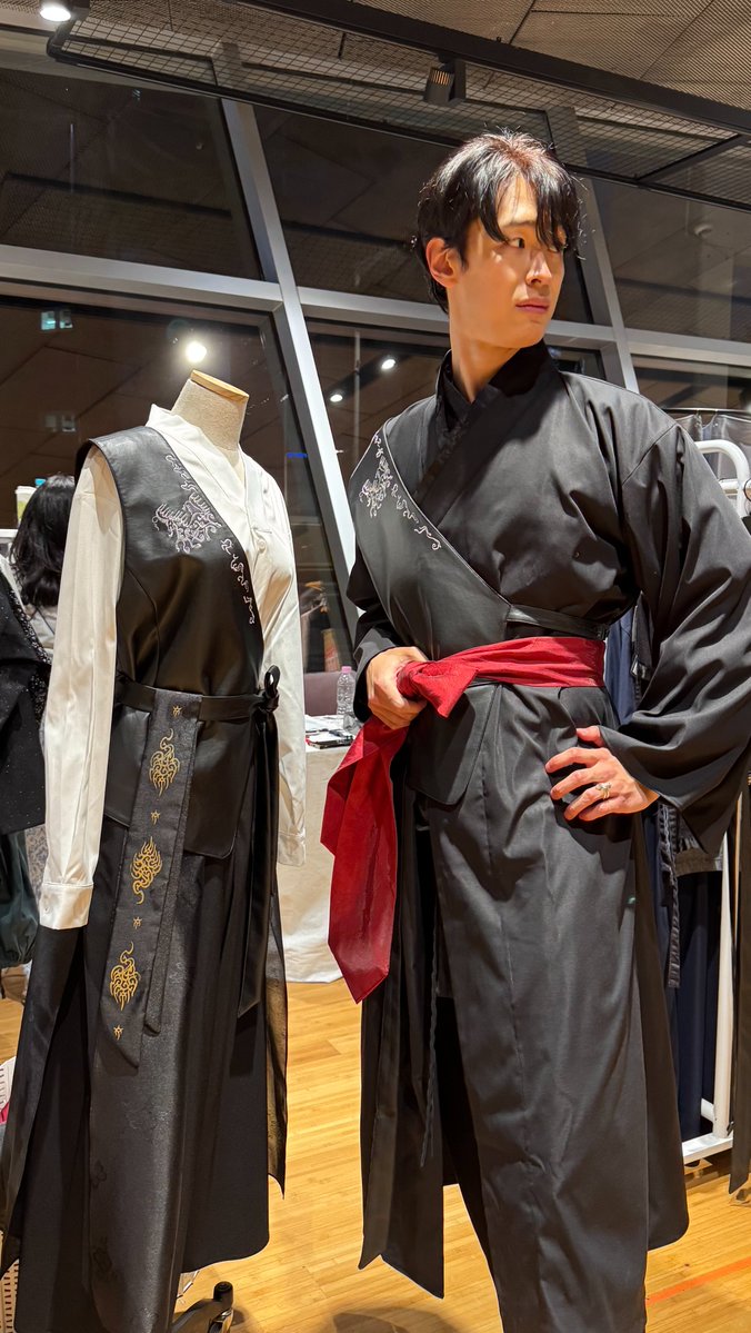 다래원한복 tweet media