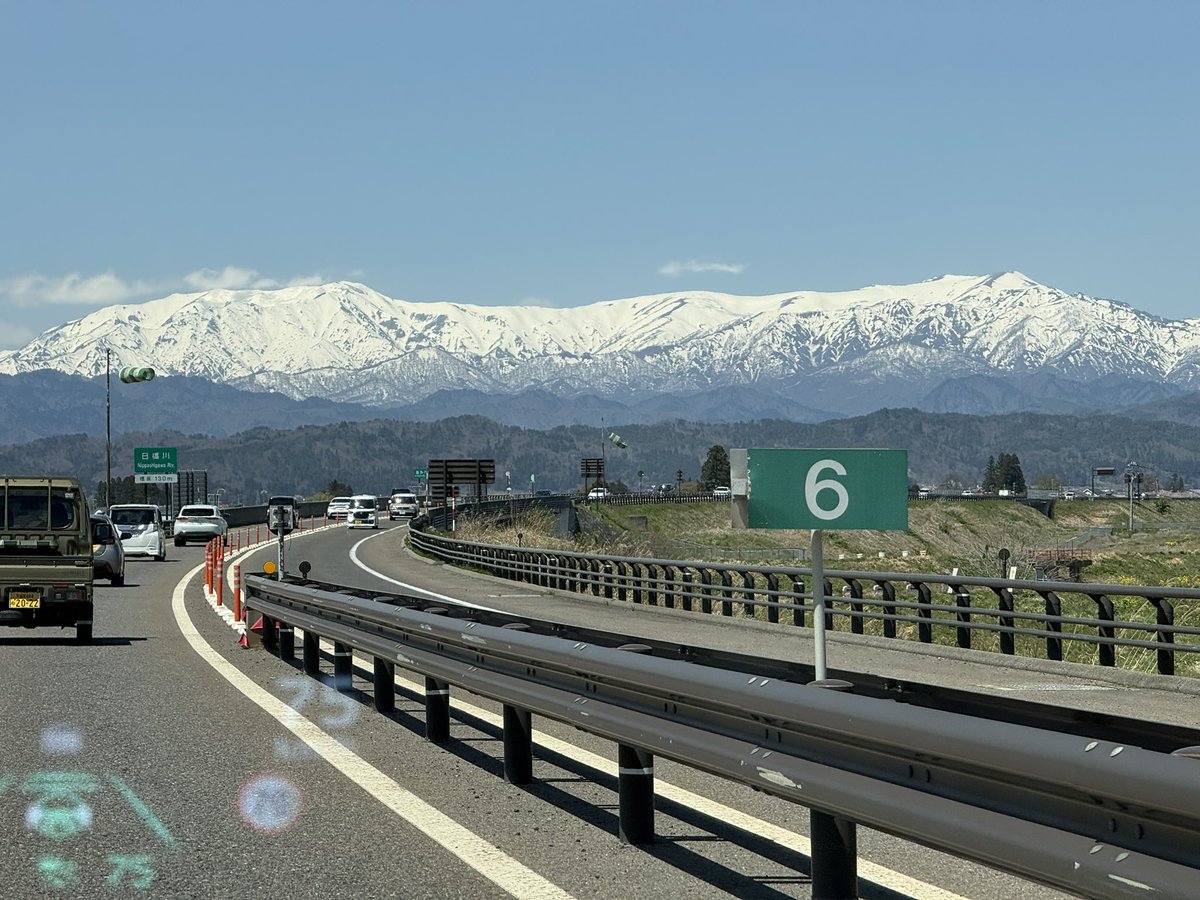 裸族博 tweet media