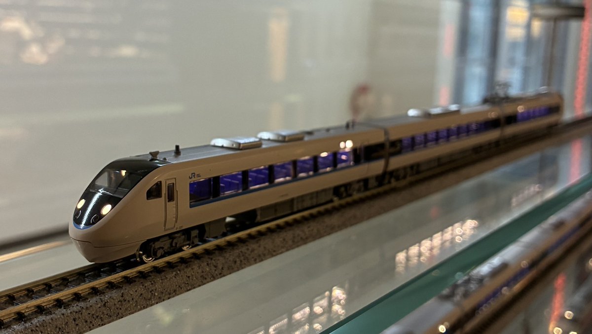 katoshoposaka's tweet image. 【ご案内】
683系4000番台「サンダーバード」（リニューアル車）基本セット/増結セット/スターターセット及び 681系「サンダーバード」(リニューアル車)増結編成3両セット、（HO）タキ1000 1000号記念塗装が入荷いたしました。