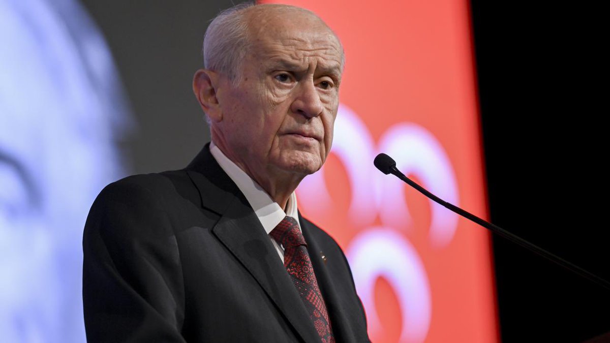 mahirkilicc's tweet photo. 📌BAHÇELİ’DEN POLİSLERE

📌”Türk polisi yalnız değildir yalnız bırakılmamalıdır”

📌Fazla Mesai

“Emniyet mensubu kardeşlerimizin hayat şartları görmezden gelinemez fazla mesai sorunu ihmal edilemez. Türk polisi yalnız değildir yalnız bırakılmamalıdır.”

#SONDAKİKA https://t.co/3zqVczdmik
