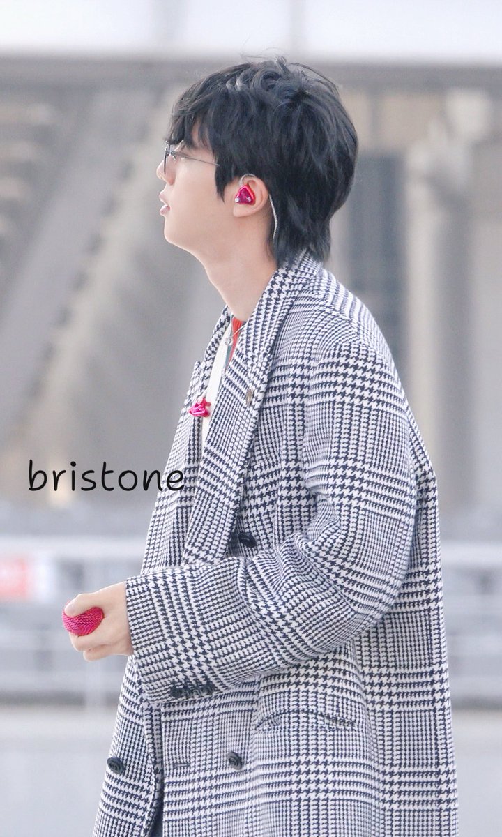 Bristonecc's tweet image. Soundcheck? No
Runaway? Yes 🙌 

#Jin #Seokjin  #BTS_ARİRANG_Goyang #BTS_ARİRANG_Goyang_D2