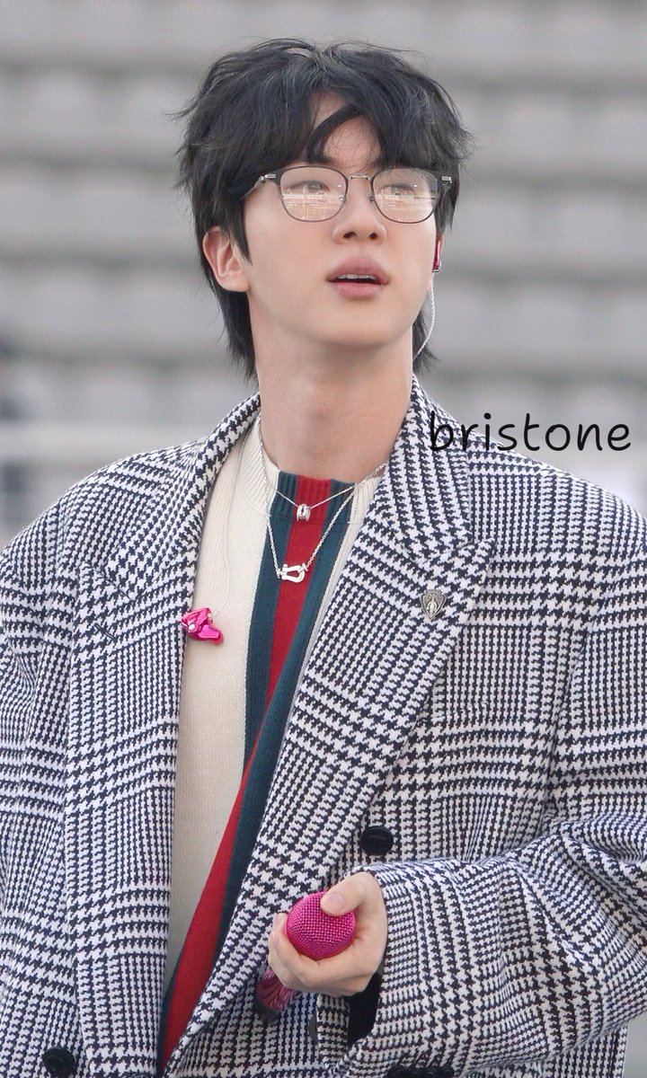 Bristonecc's tweet image. Soundcheck? No
Runaway? Yes 🙌 

#Jin #Seokjin  #BTS_ARİRANG_Goyang #BTS_ARİRANG_Goyang_D2