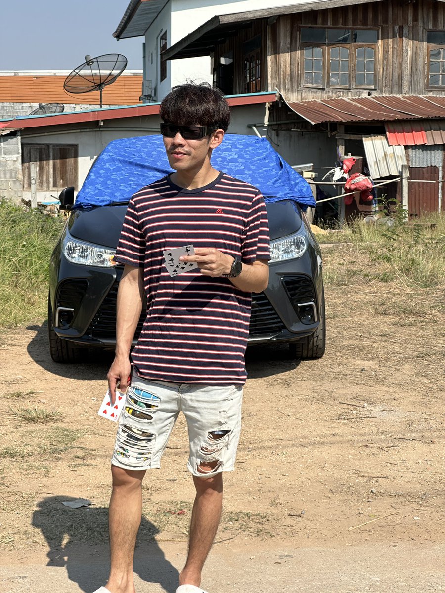 BooninNattachai's tweet photo. จะสงกรานค์หรือสงน้ำพระก็มาเถอะ 🤣
#บางบ่อ 
#สีคิ้ว 
#ชายแท้ https://t.co/58ogME2C19