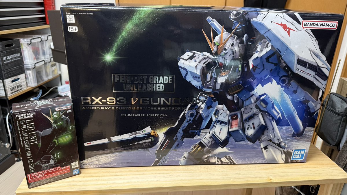 whiteedge7's tweet photo. 店頭に現物を置いてあるのがいけない。
俺は悪くない。 https://t.co/Ml9S1BiVsH